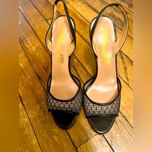 Dion von Furstenberg classic sling back